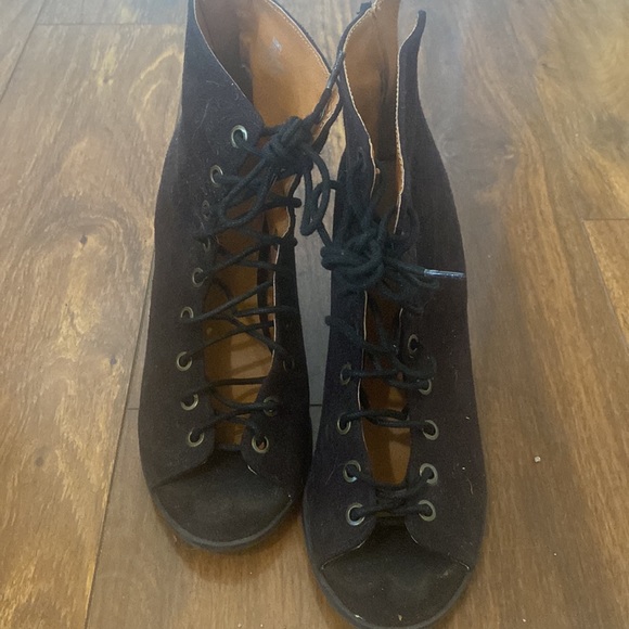 Lace up booties - Picture 3 of 3